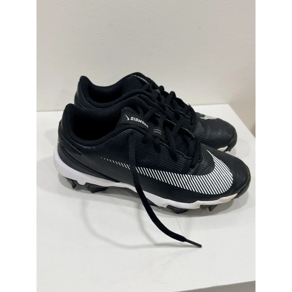 Nike Youth Baseball/Softball Cleats Black and White US Size 3.5Y